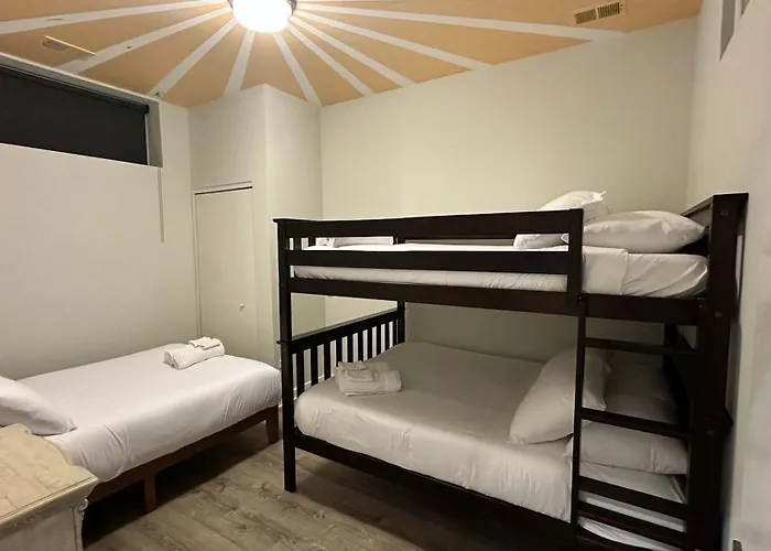New Built Sleeps 8 Апартаменты *