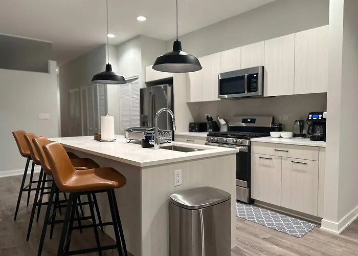 Апартаменты New Built Sleeps 8 *