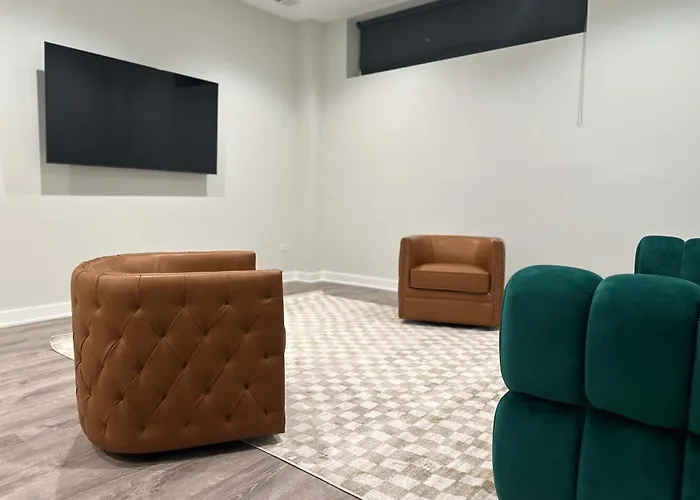 Апартаменты New Built Sleeps 8 *